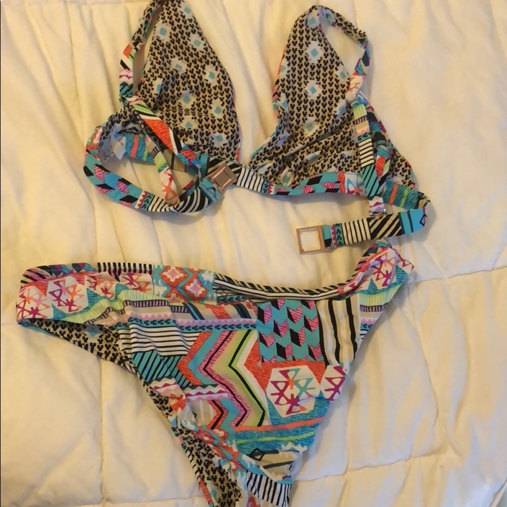 Vera Bradley reversible bikini - Picture 5 of 5